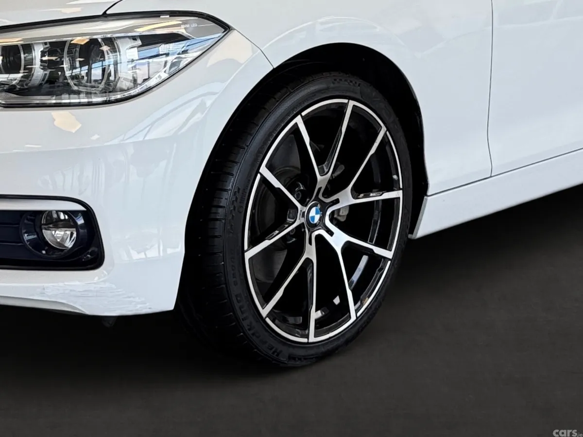 BMW 1-Series Hatchback, Diesel, 2017, White