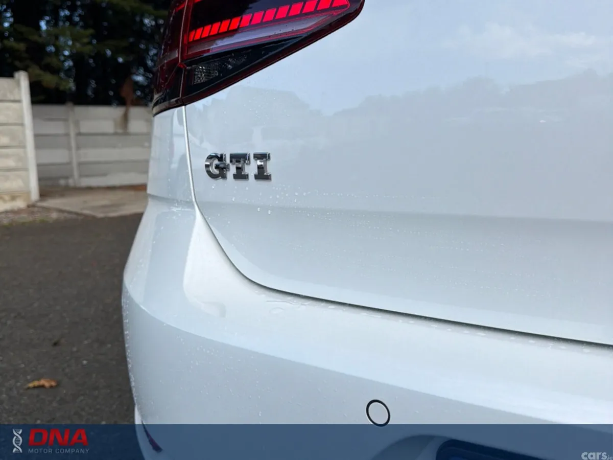 Volkswagen Golf Hatchback, Petrol, 2017, White