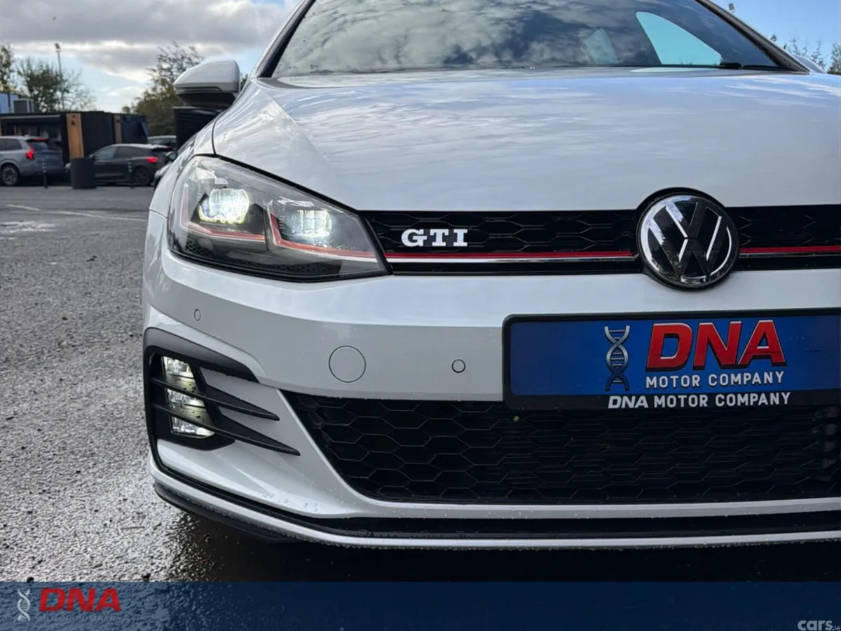 Volkswagen Golf Hatchback, Petrol, 2017, White