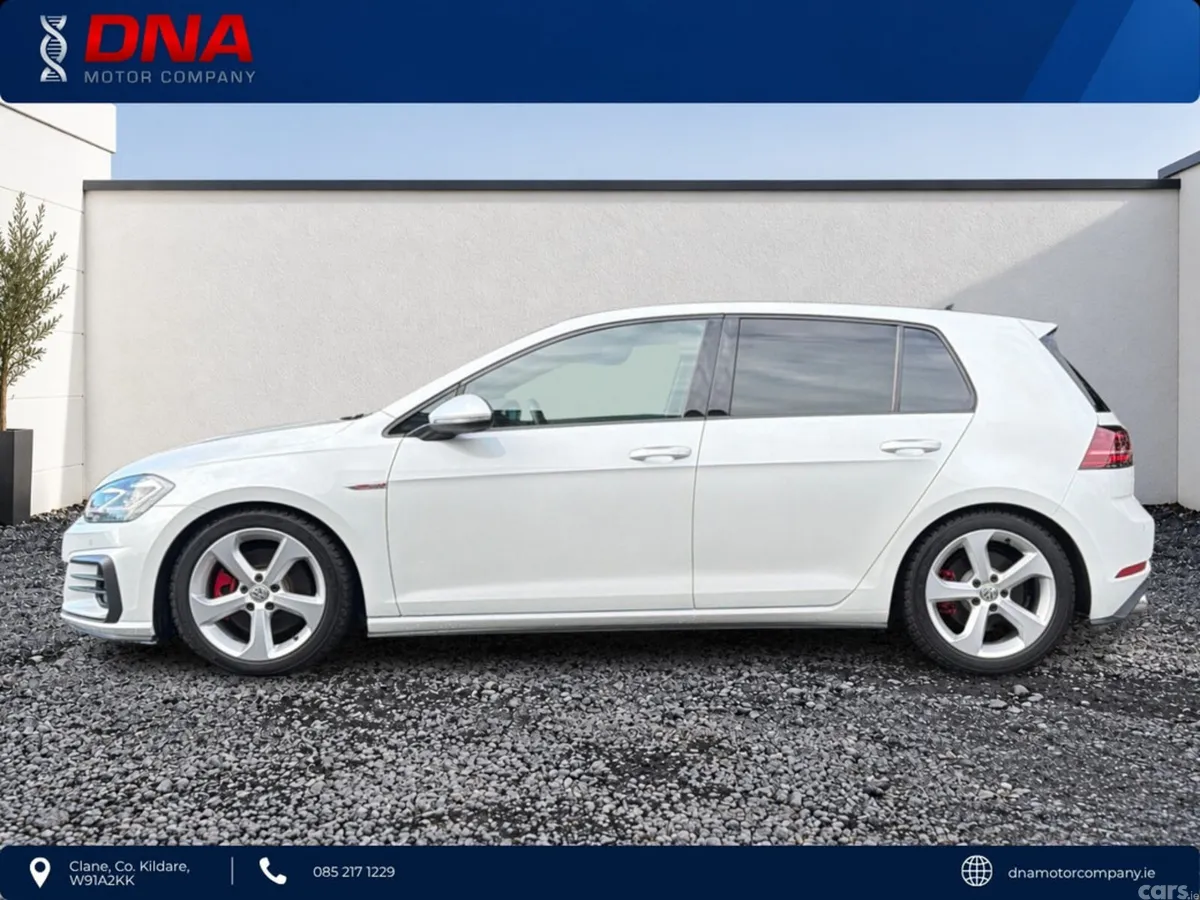 Volkswagen Golf Hatchback, Petrol, 2017, White