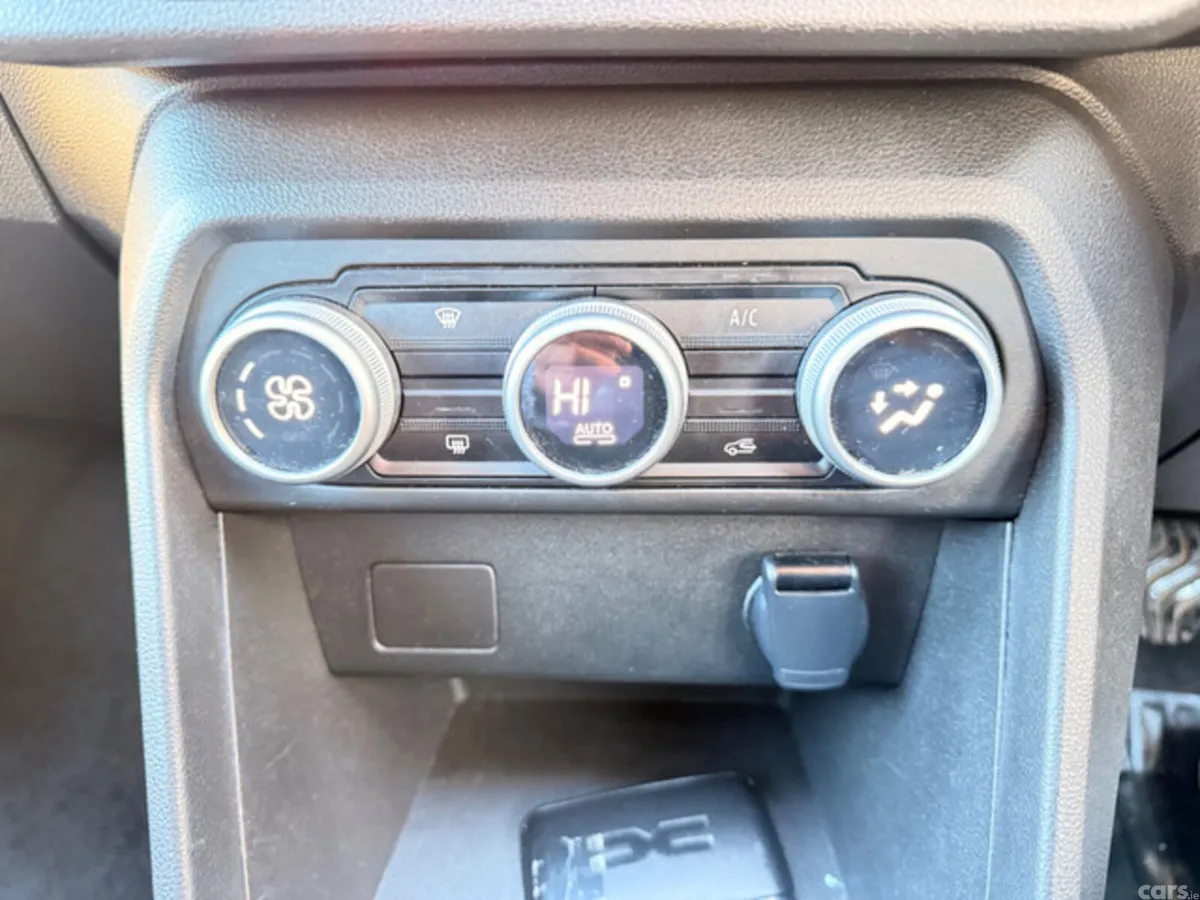Dacia Jogger MPV, Petrol, 2023, Grey