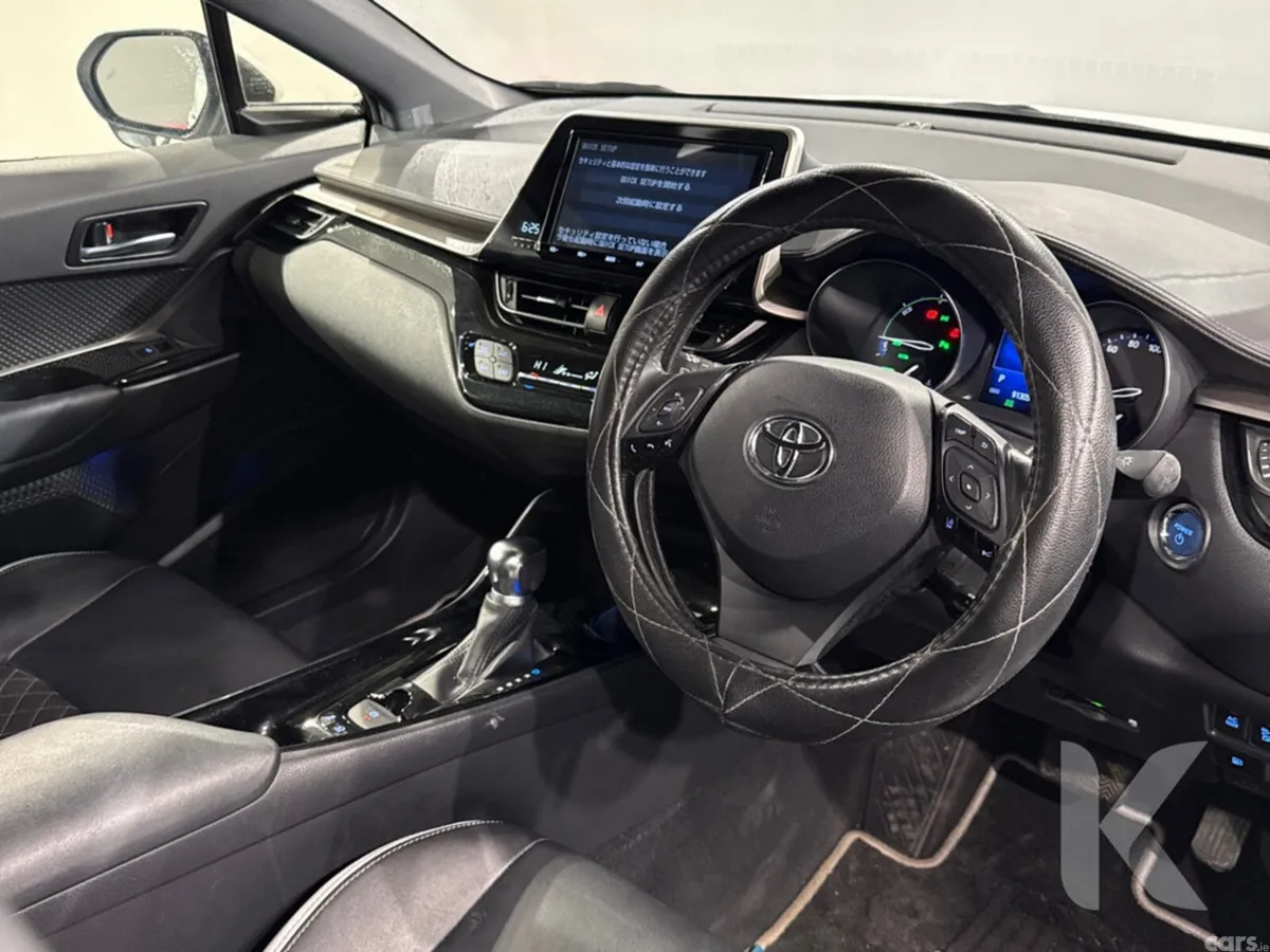 Toyota C-HR SUV, Petrol Hybrid, 2018, White
