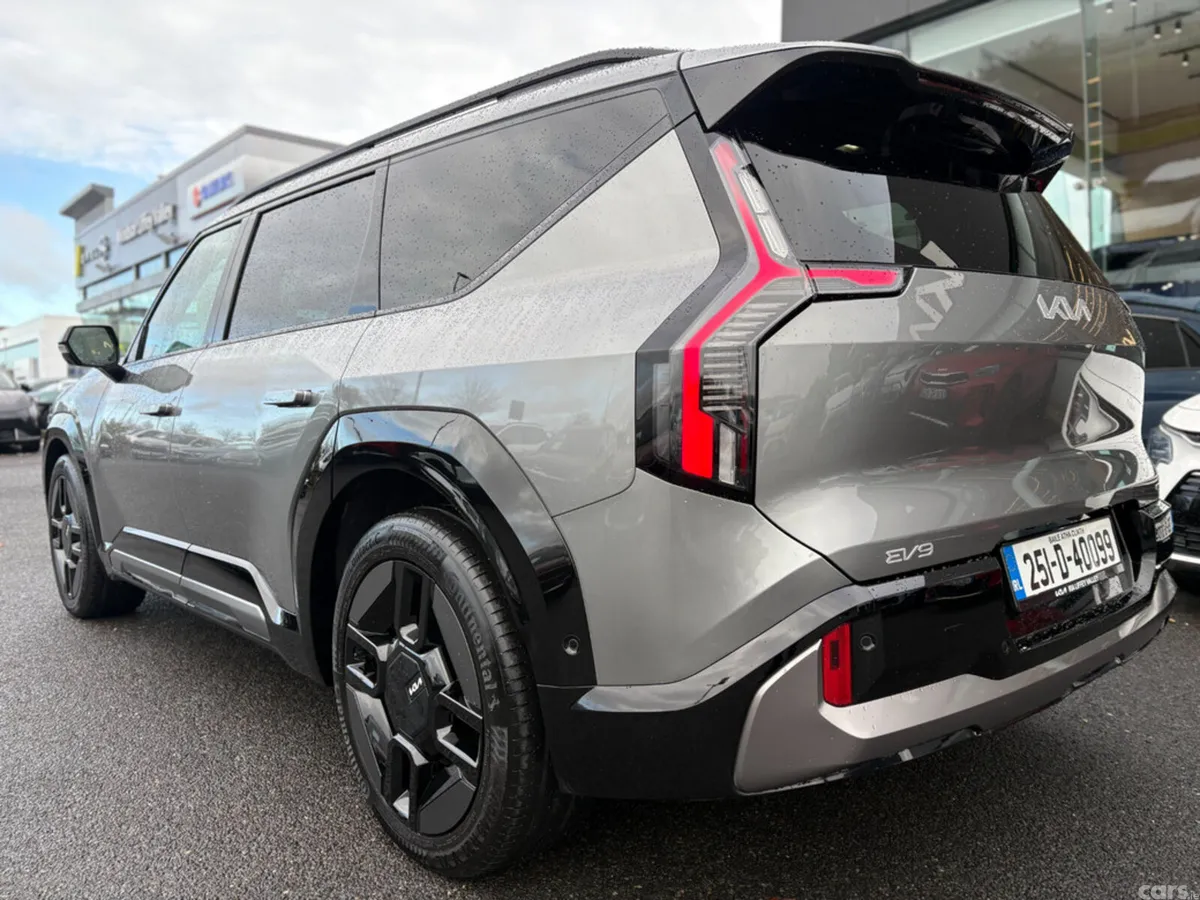 Kia EV9 SUV, Electric, 2025, Grey
