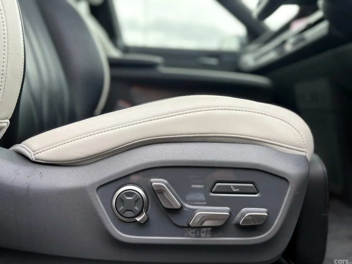 Kia EV9 SUV, Electric, 2025, Grey