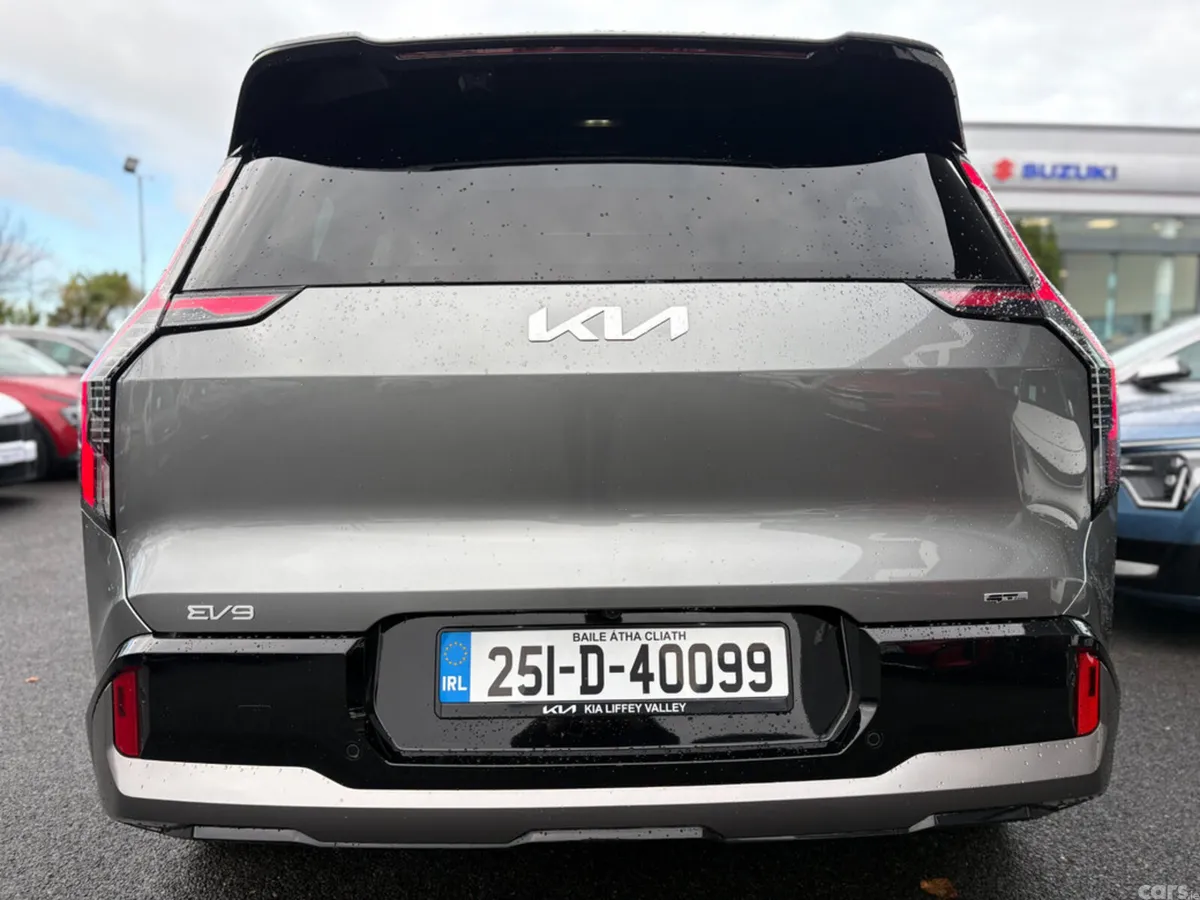 Kia EV9 SUV, Electric, 2025, Grey