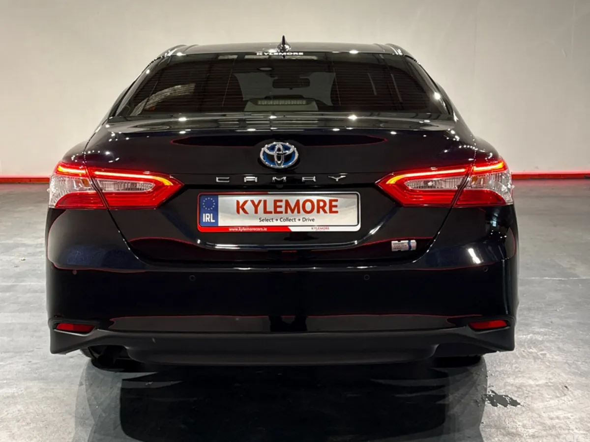 Toyota Camry Saloon, Petrol Hybrid, 2020, Black