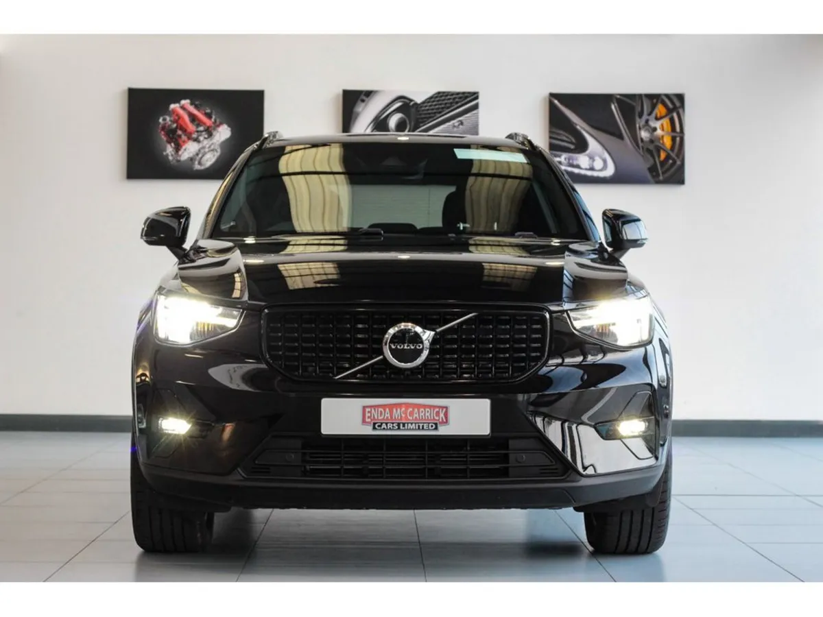 Volvo XC40 Estate, Petrol Plug-in Hybrid, 2022, Black