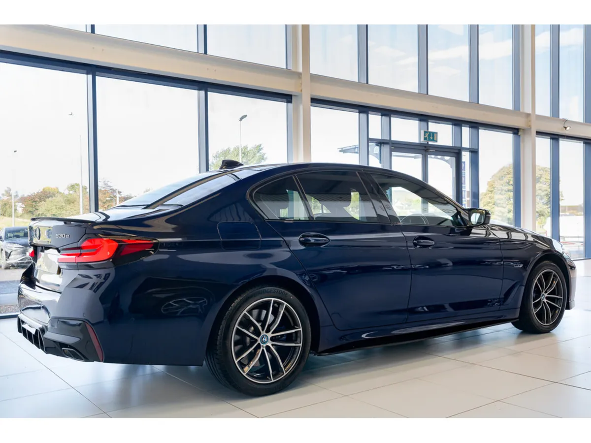 BMW 5-Series Saloon, Petrol Plug-in Hybrid, 2023, Blue