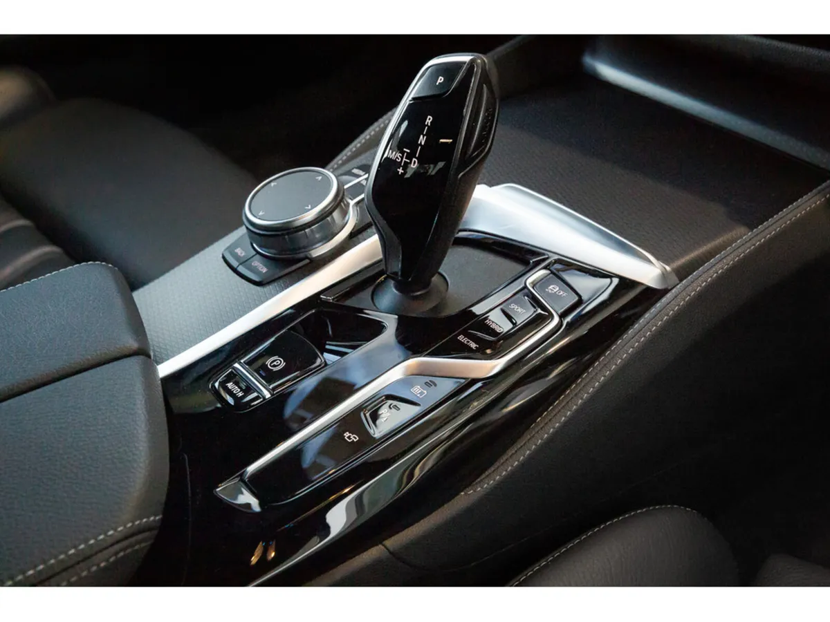 BMW 5-Series Saloon, Petrol Plug-in Hybrid, 2023, Blue