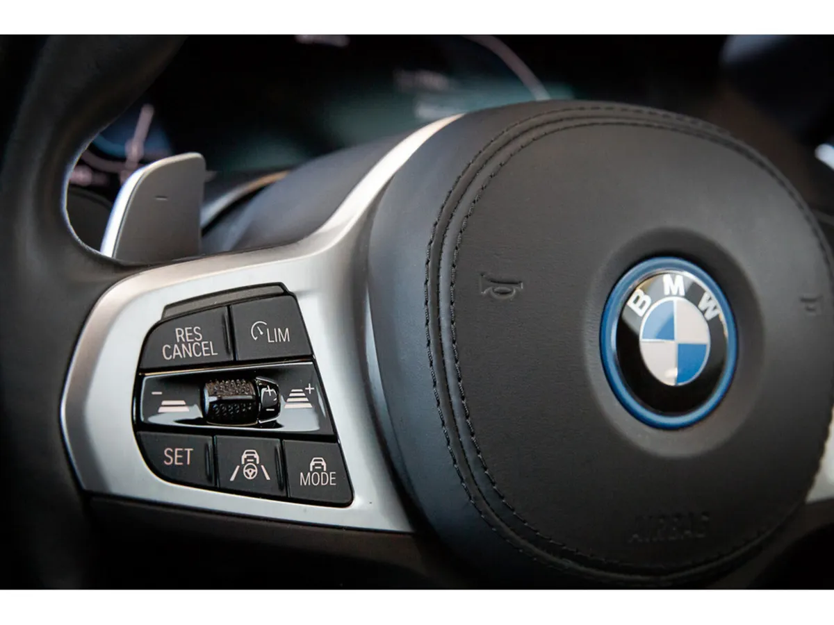BMW 5-Series Saloon, Petrol Plug-in Hybrid, 2023, Blue