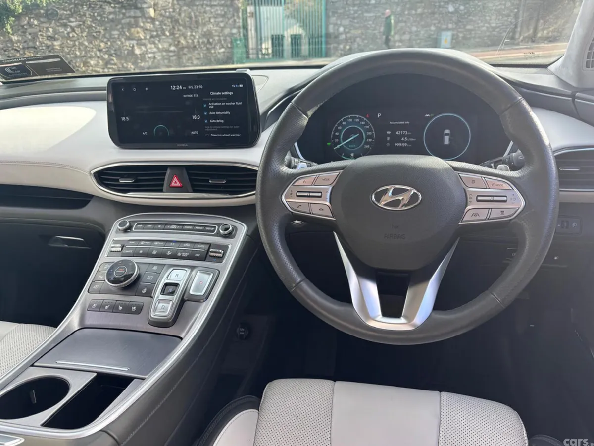 Hyundai Santa Fe Estate, Petrol Plug-in Hybrid, 2023, Grey