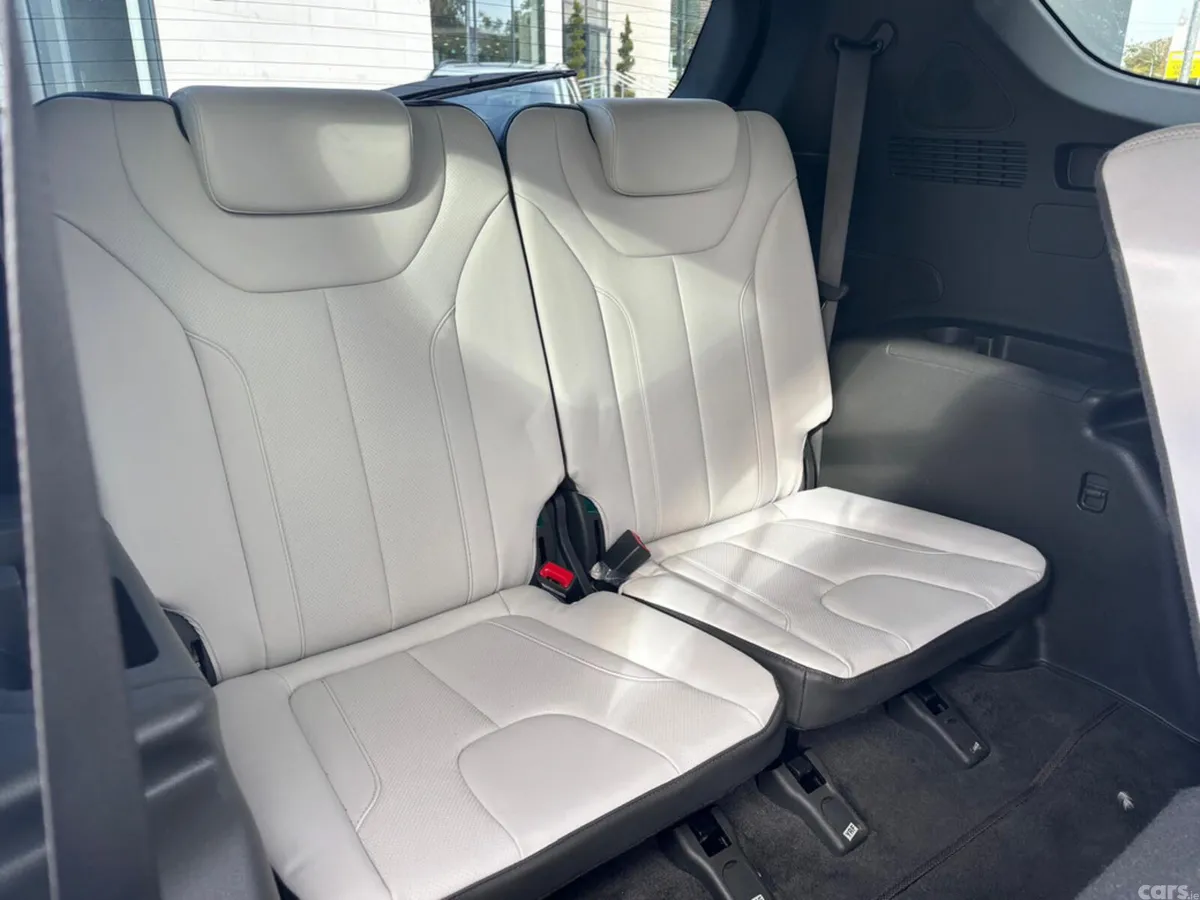 Hyundai Santa Fe Estate, Petrol Plug-in Hybrid, 2023, Grey