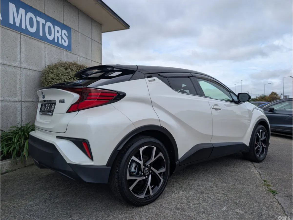 Toyota C-HR SUV, Petrol Hybrid, 2021, White