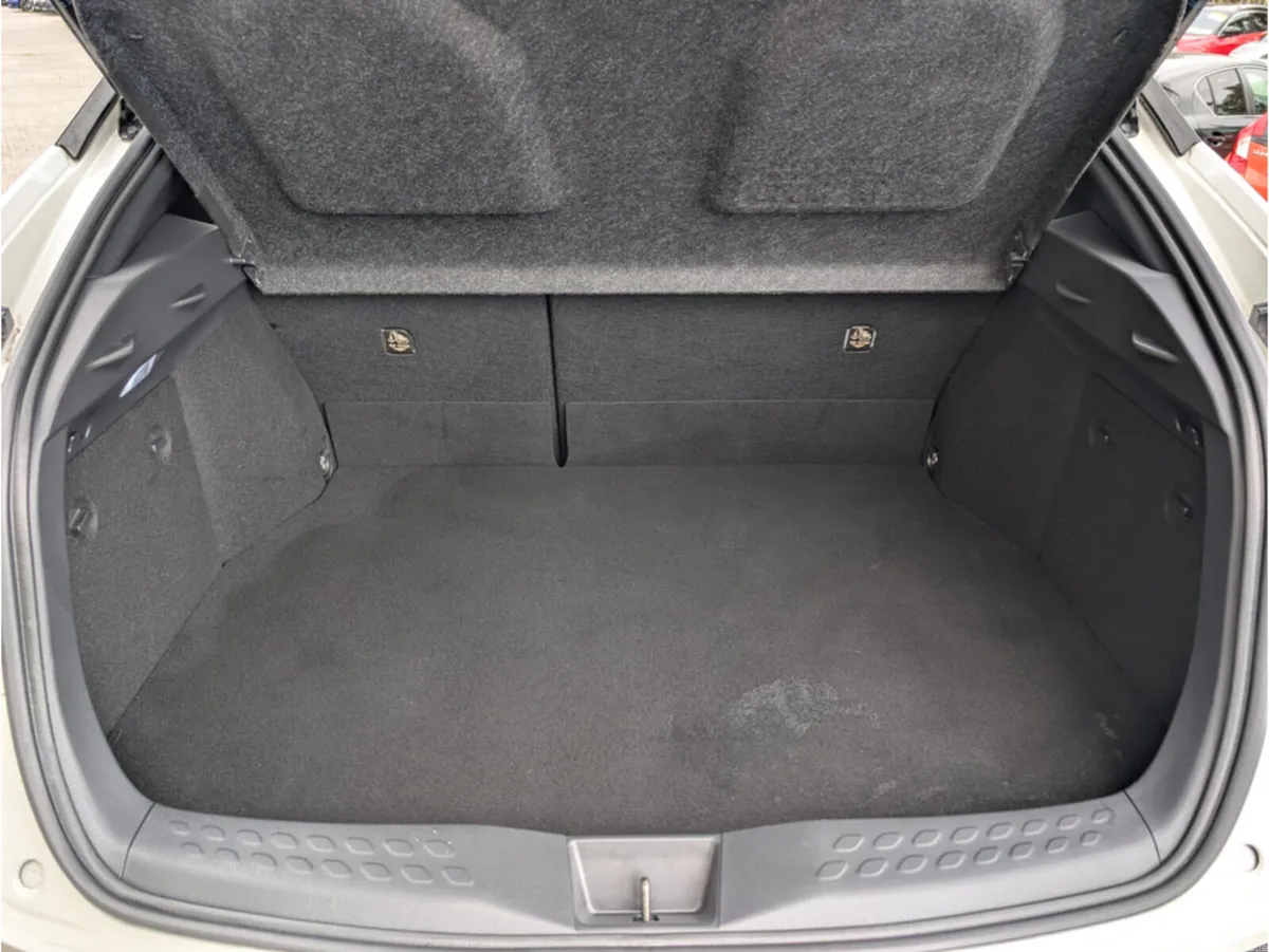 Toyota C-HR SUV, Petrol Hybrid, 2021, White