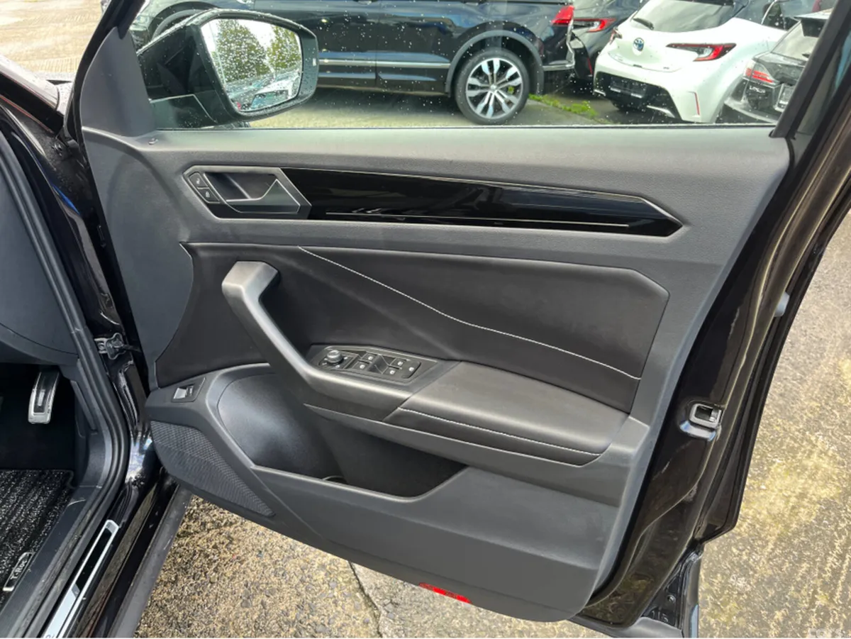 Volkswagen T-Roc SUV, Diesel, 2024, Black