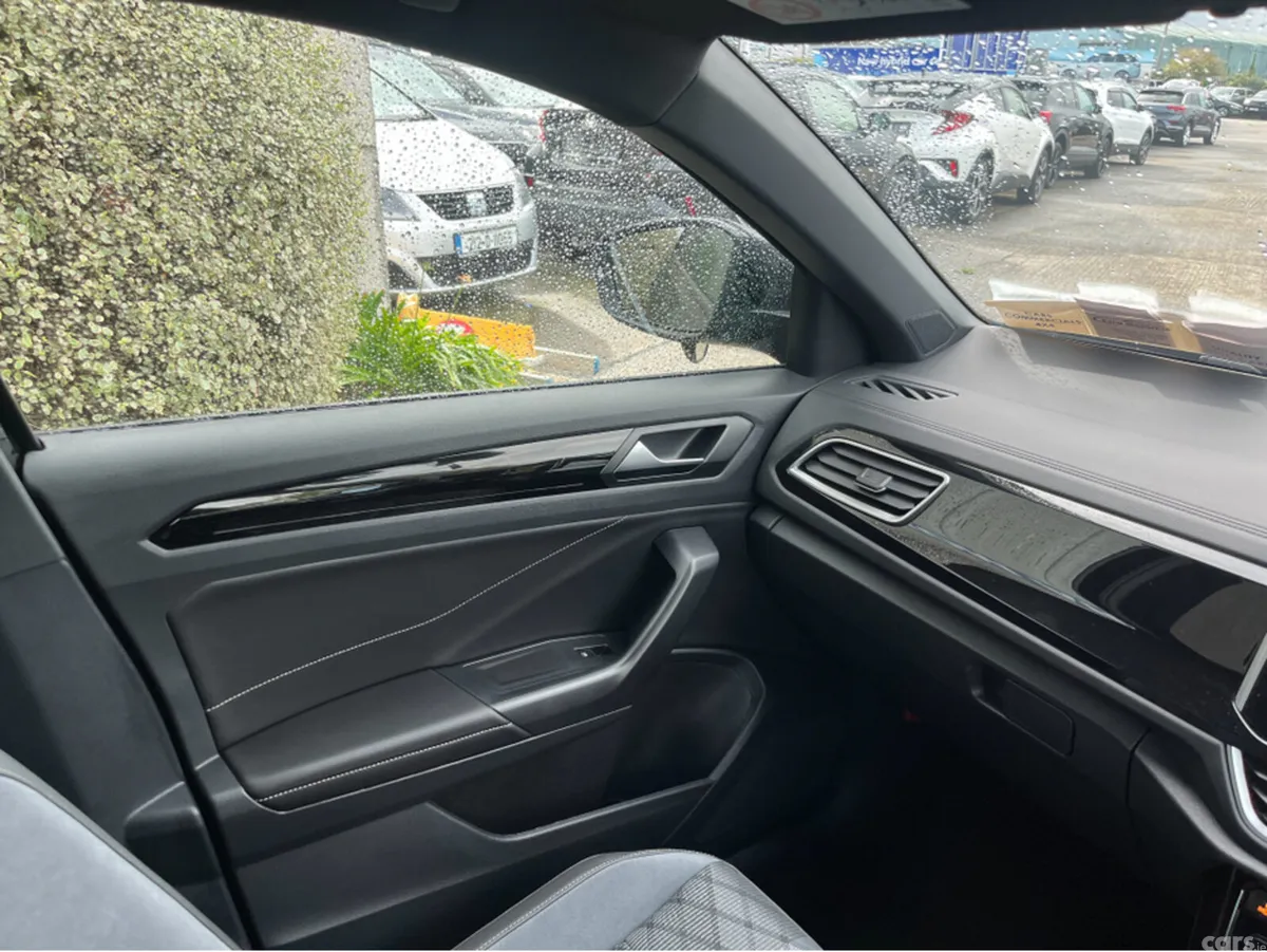 Volkswagen T-Roc SUV, Diesel, 2024, Black