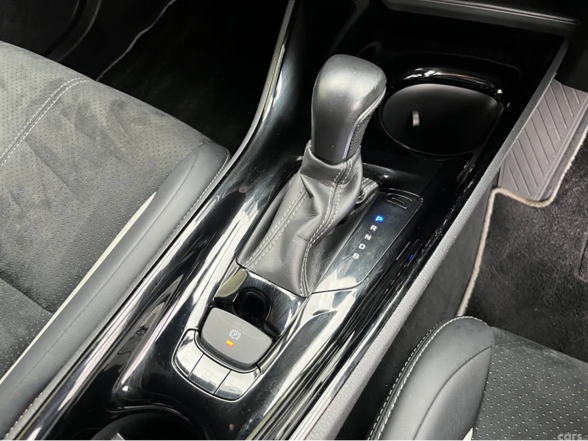 Toyota C-HR SUV, Petrol Hybrid, 2023, Black