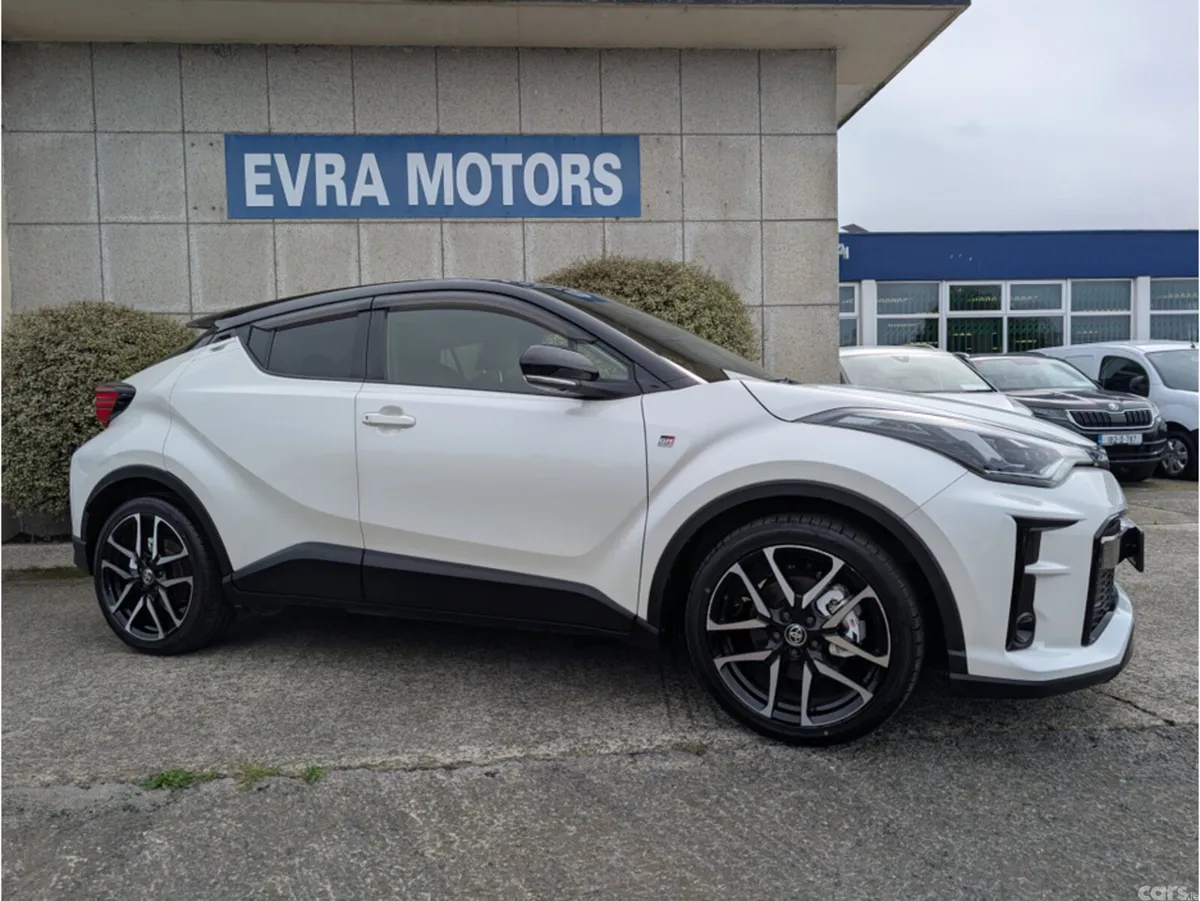 Toyota C-HR SUV, Petrol Hybrid, 2021, White
