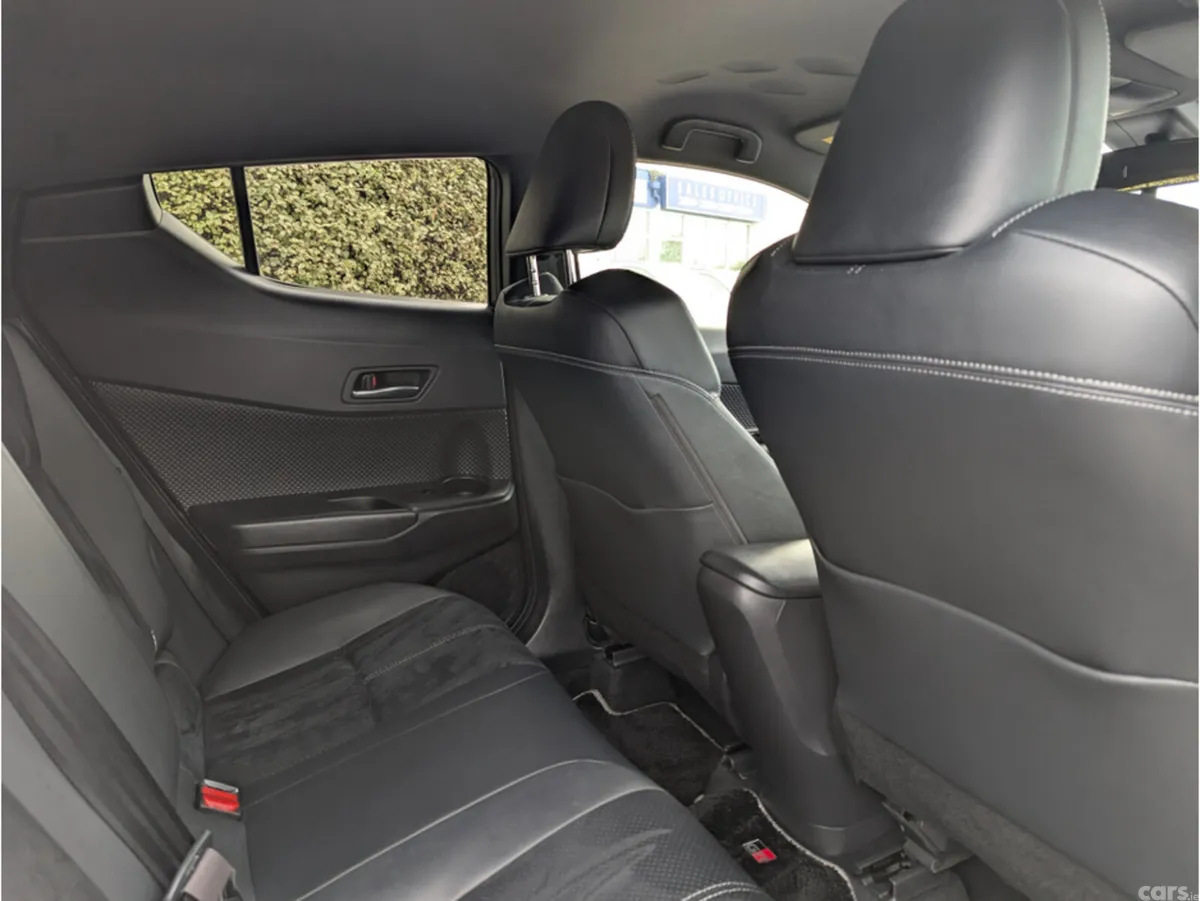 Toyota C-HR SUV, Petrol Hybrid, 2021, White