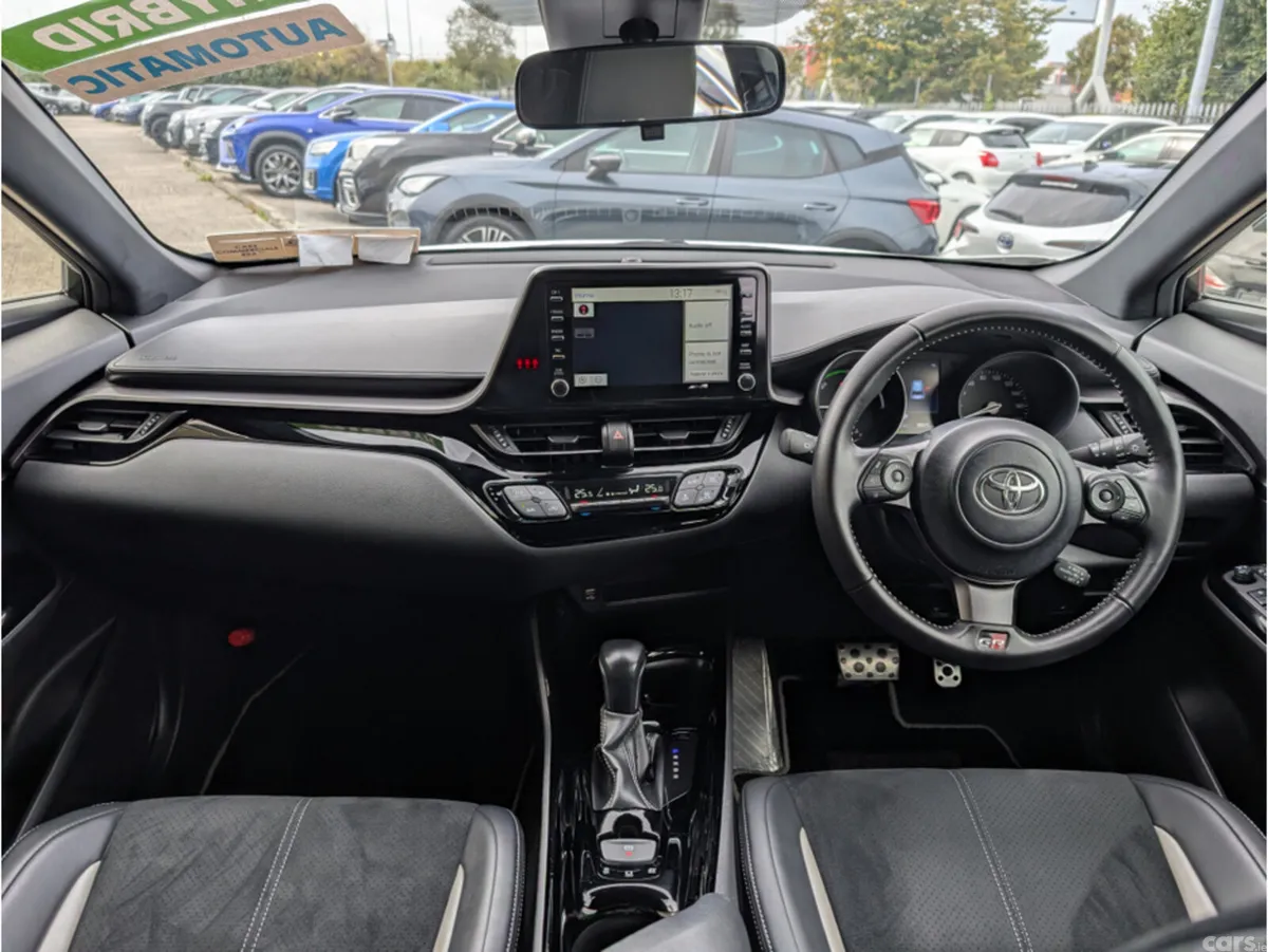 Toyota C-HR SUV, Petrol Hybrid, 2021, White