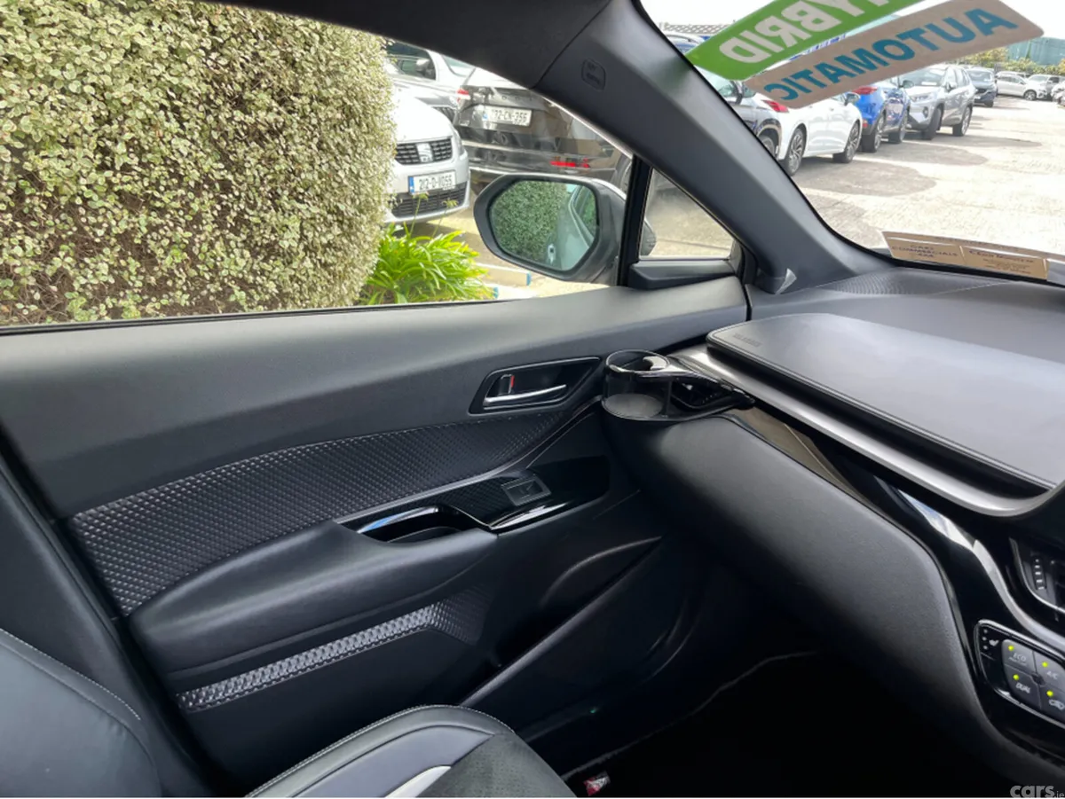 Toyota C-HR SUV, Petrol Hybrid, 2021, Grey