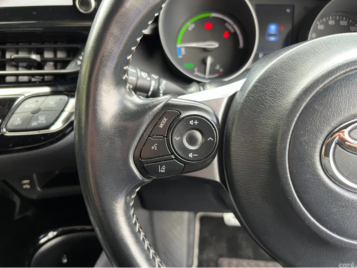 Toyota C-HR SUV, Petrol Hybrid, 2021, Grey