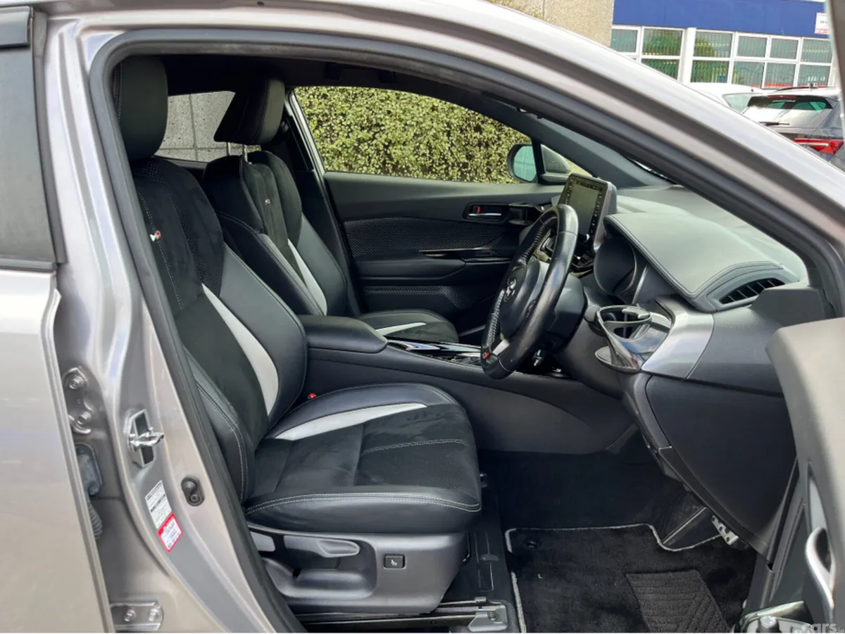 Toyota C-HR SUV, Petrol Hybrid, 2021, Grey