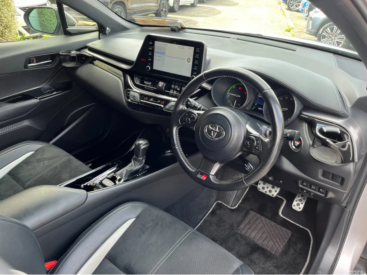 Toyota C-HR SUV, Petrol Hybrid, 2021, Grey