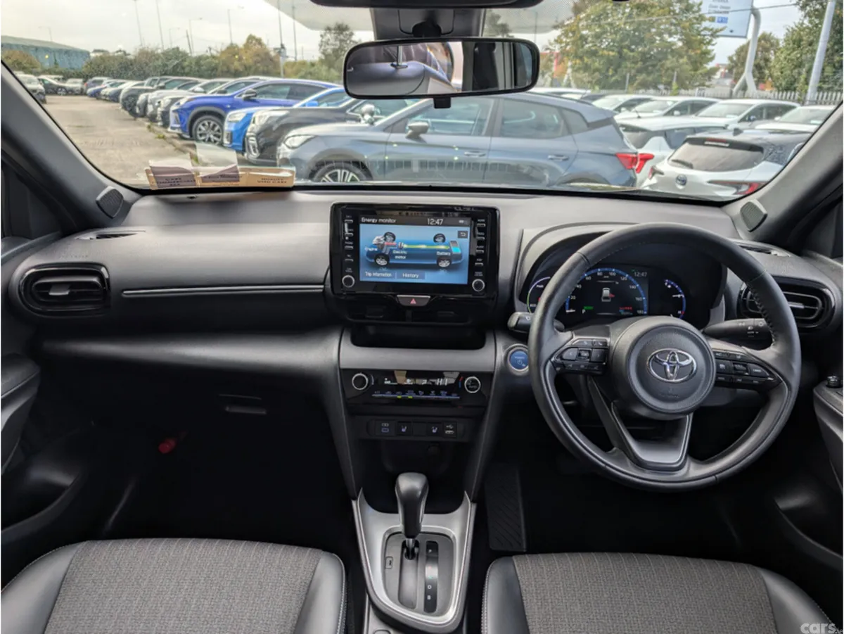Toyota Yaris Cross Hatchback, Petrol Hybrid, 2023, Black