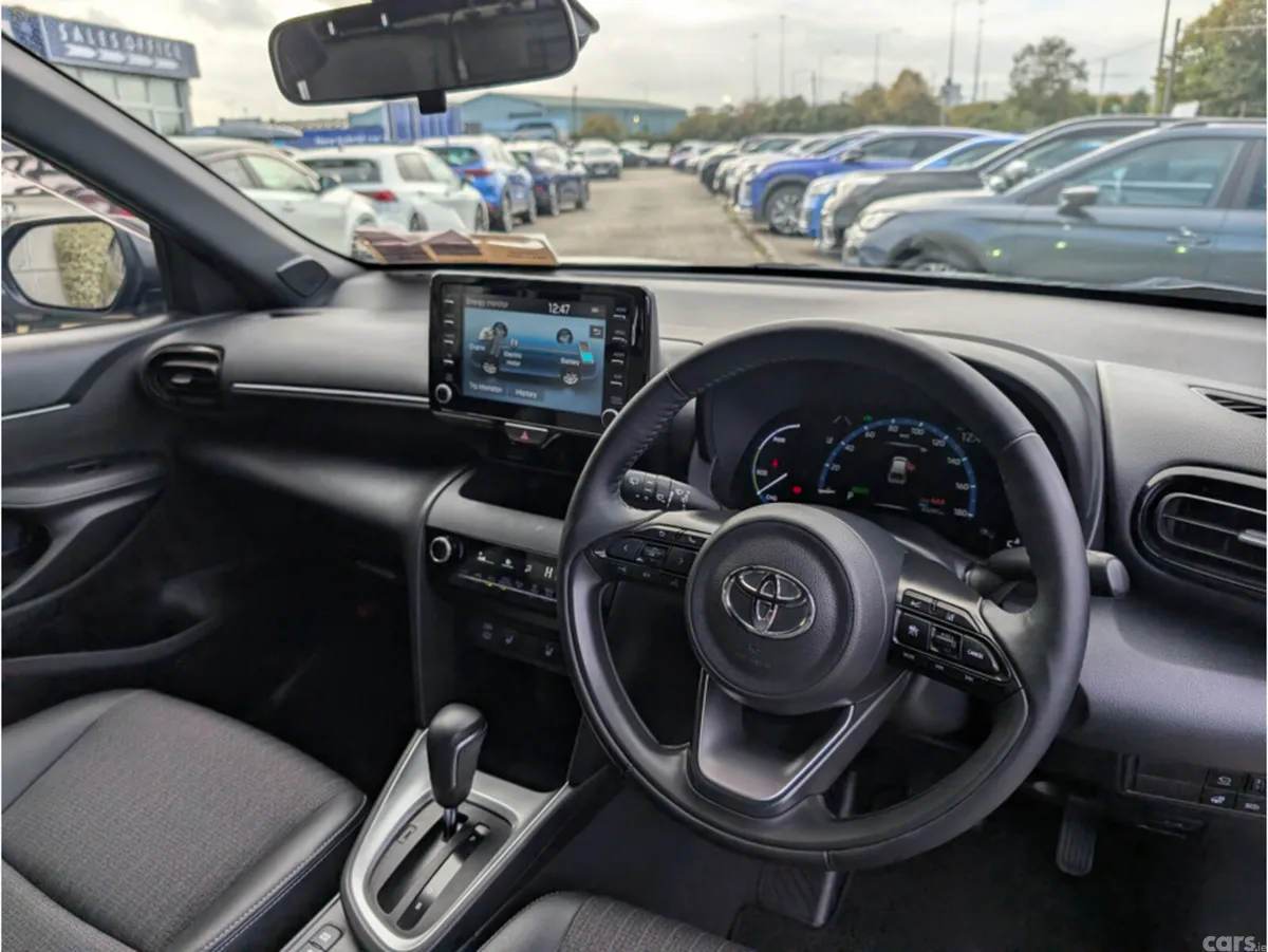 Toyota Yaris Cross Hatchback, Petrol Hybrid, 2023, Black