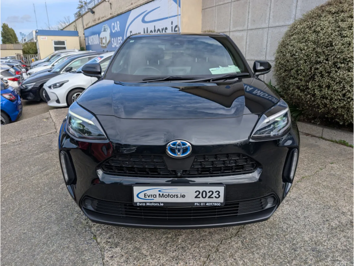 Toyota Yaris Cross Hatchback, Petrol Hybrid, 2023, Black