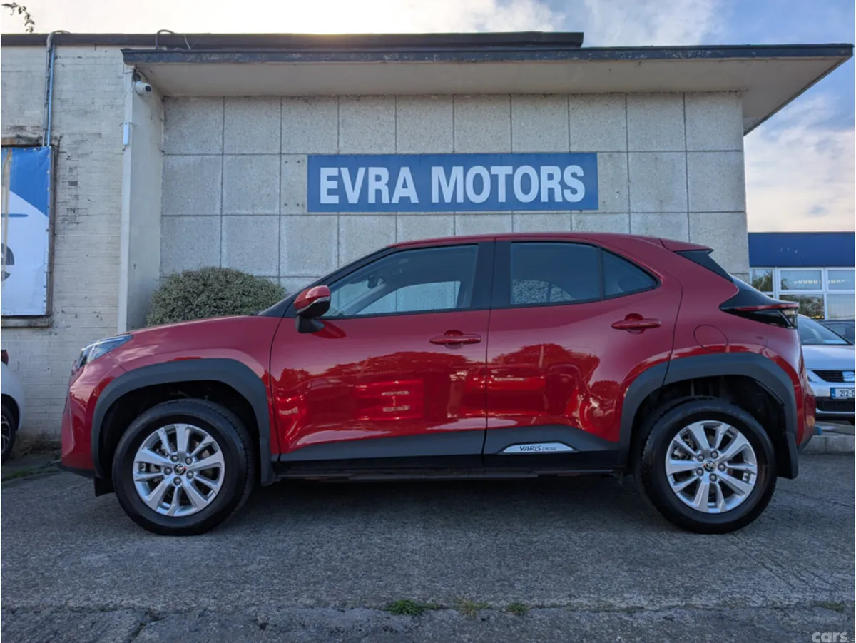 Toyota Yaris Cross Hatchback, Petrol Hybrid, 2025, Red