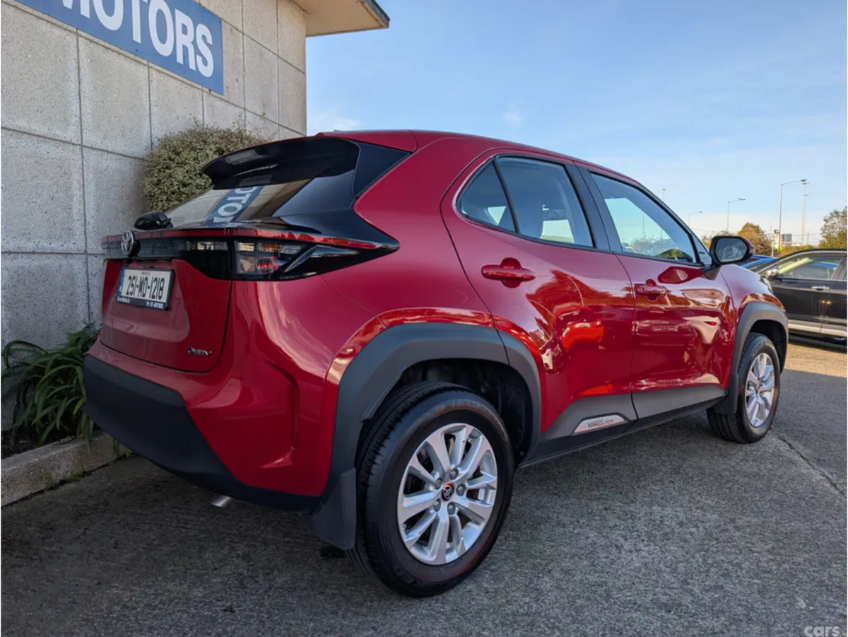 Toyota Yaris Cross Hatchback, Petrol Hybrid, 2025, Red