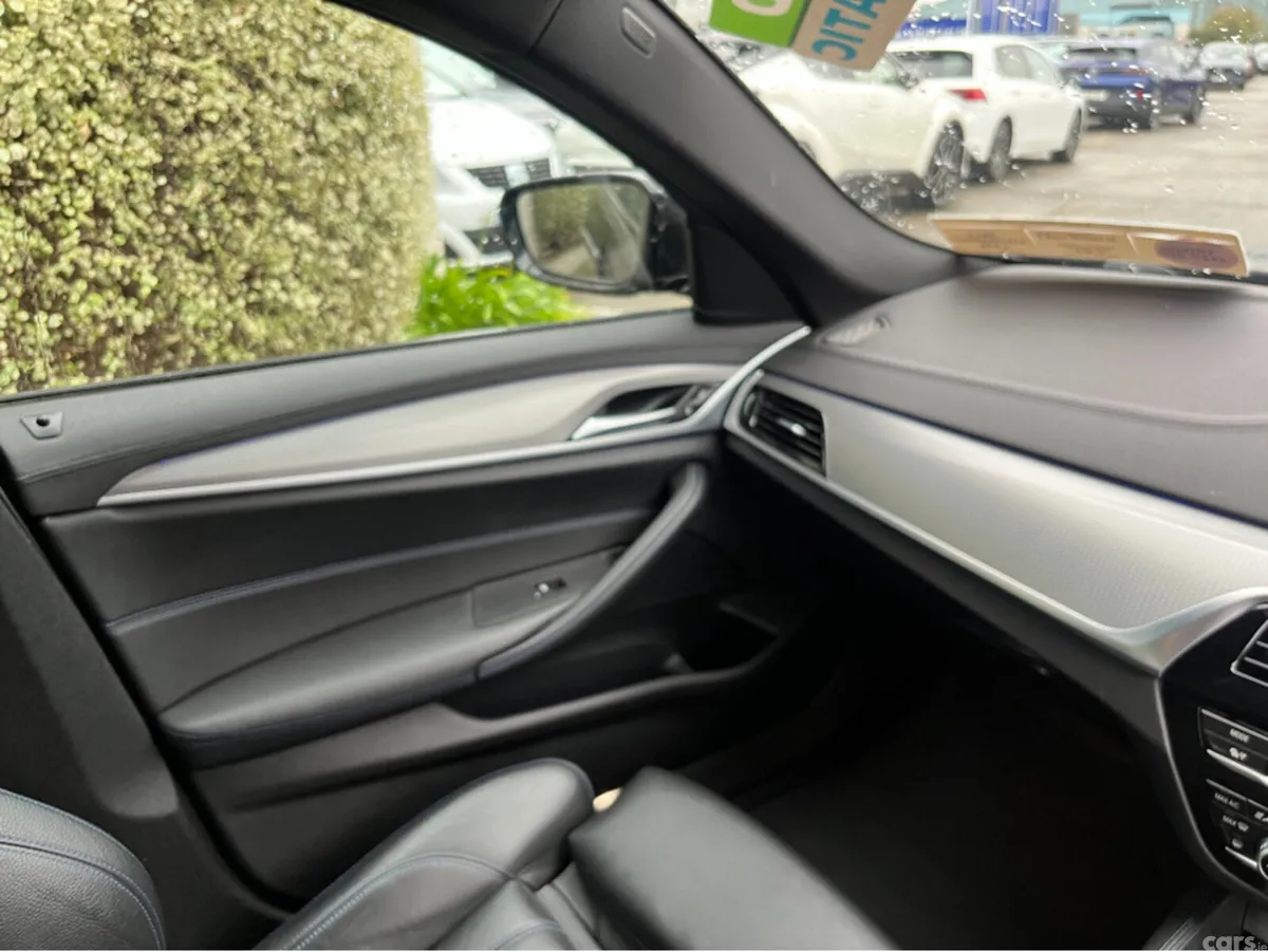 BMW 5-Series Saloon, Petrol Plug-in Hybrid, 2019, Black