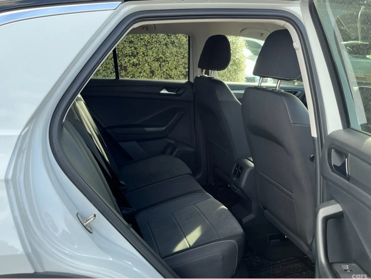 Volkswagen T-Roc SUV, Diesel, 2023, White