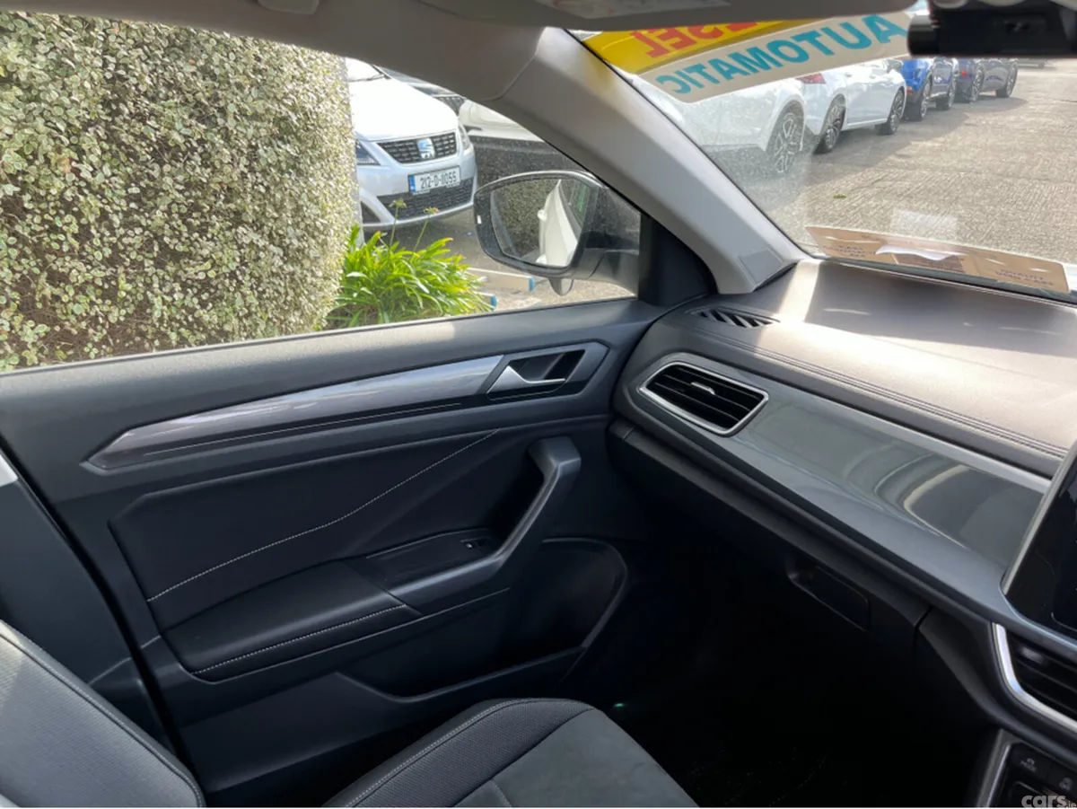 Volkswagen T-Roc SUV, Diesel, 2023, White