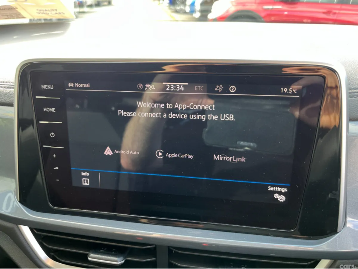 Volkswagen T-Roc SUV, Diesel, 2023, White