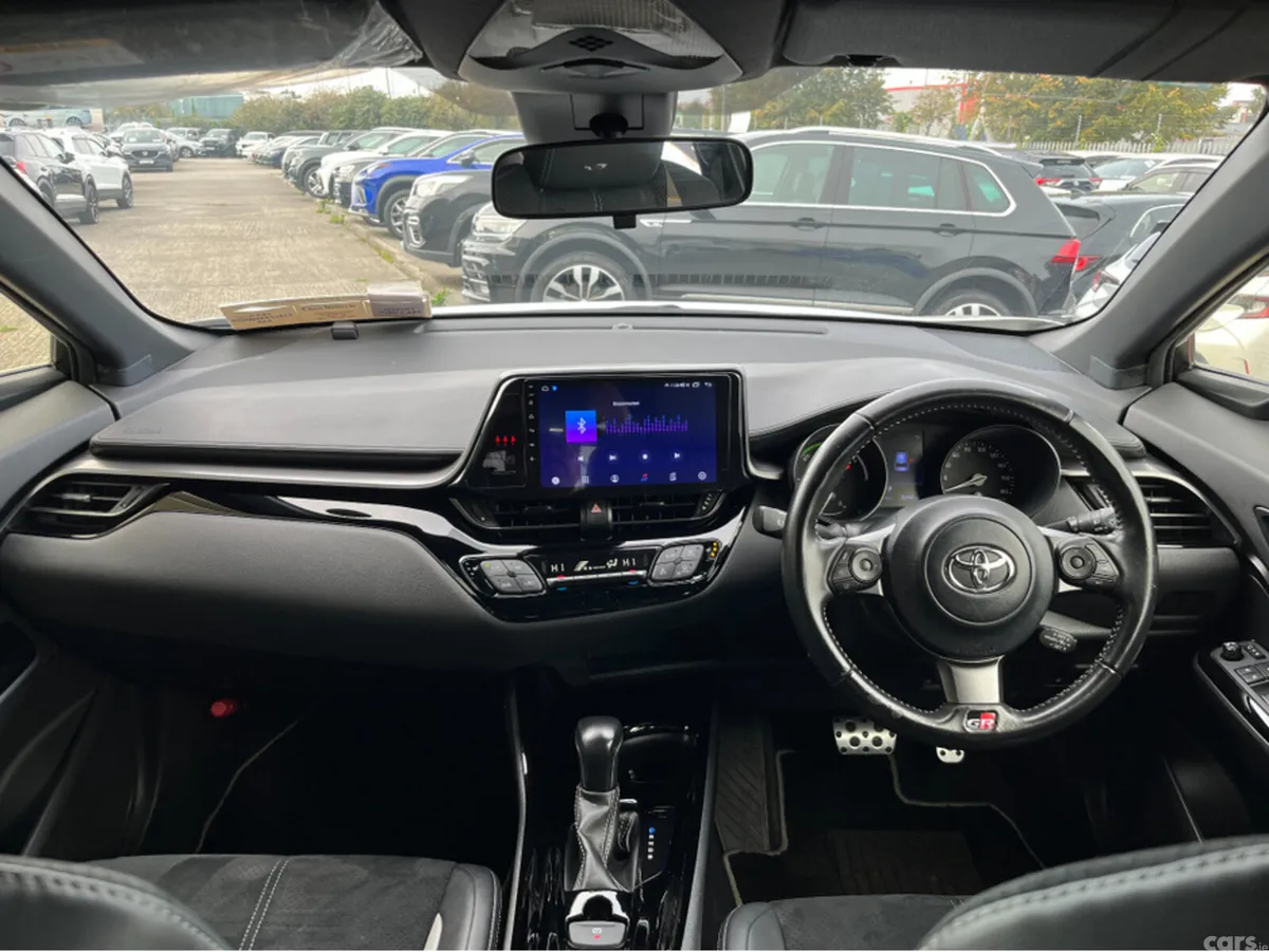Toyota C-HR SUV, Petrol Hybrid, 2021, White