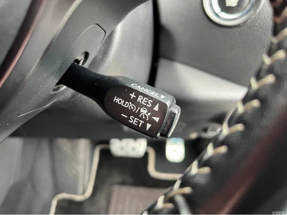 Toyota C-HR SUV, Petrol Hybrid, 2021, White