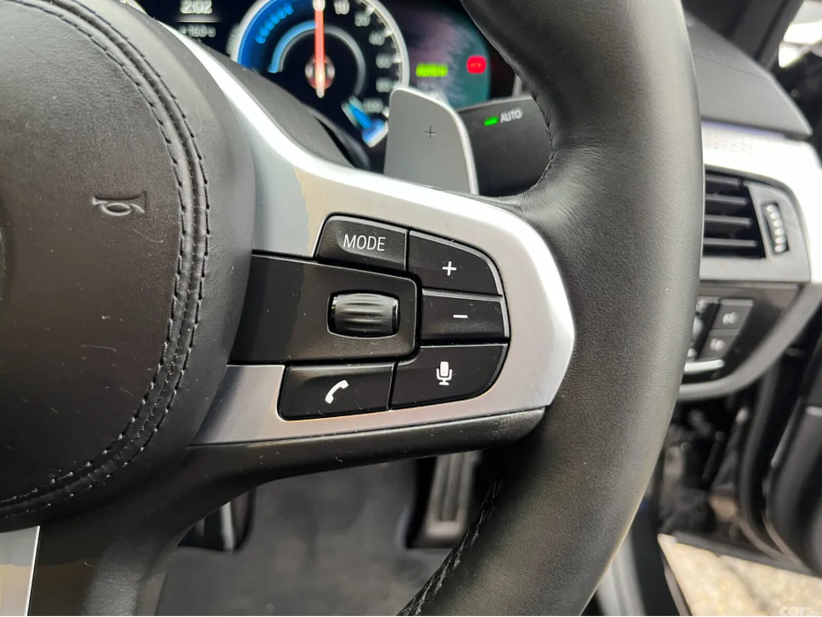BMW 5-Series Saloon, Petrol Plug-in Hybrid, 2019, Black