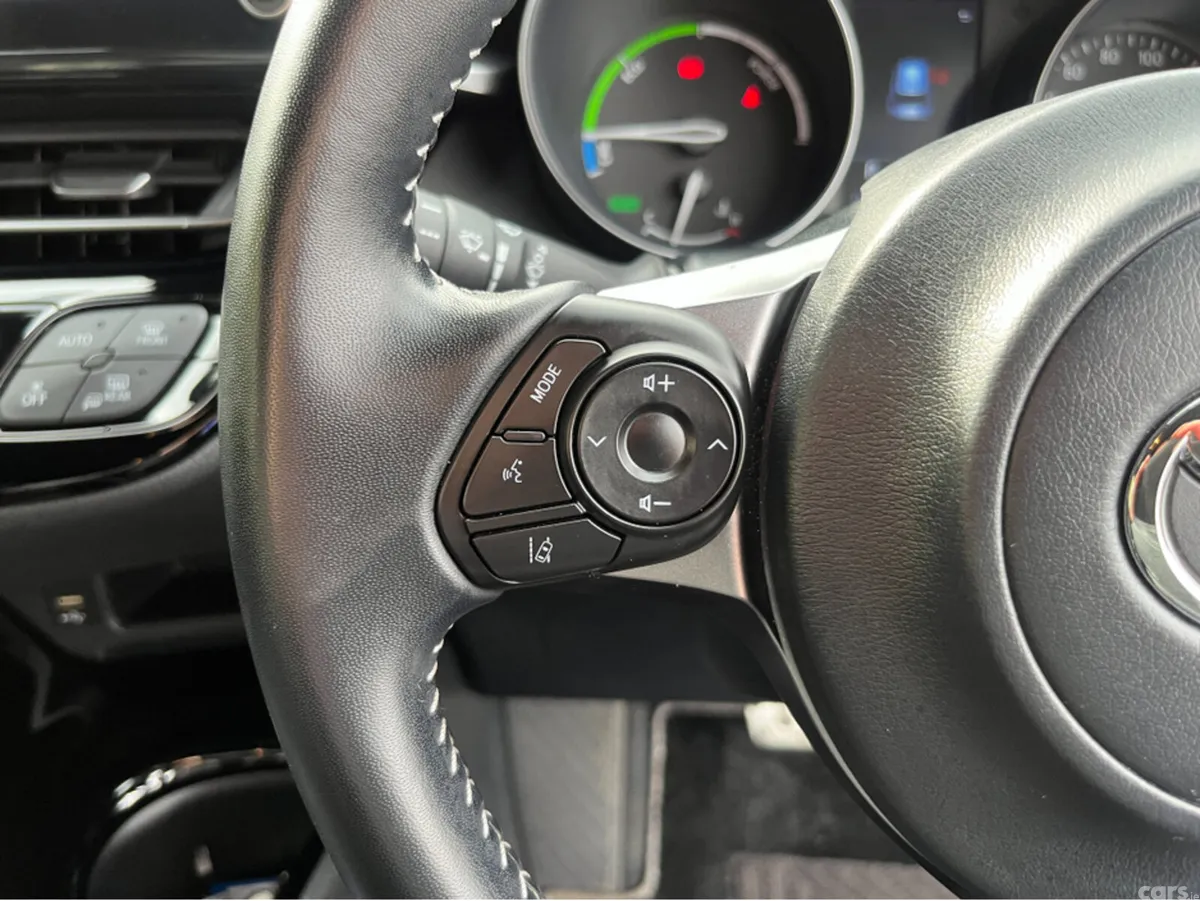 Toyota C-HR SUV, Petrol Hybrid, 2022, White