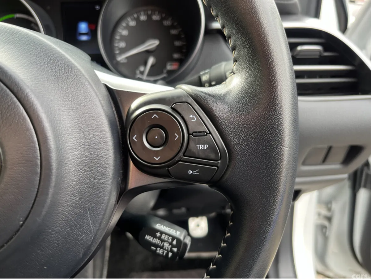 Toyota C-HR SUV, Petrol Hybrid, 2022, White