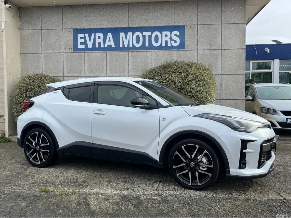Toyota C-HR SUV, Petrol Hybrid, 2022, White