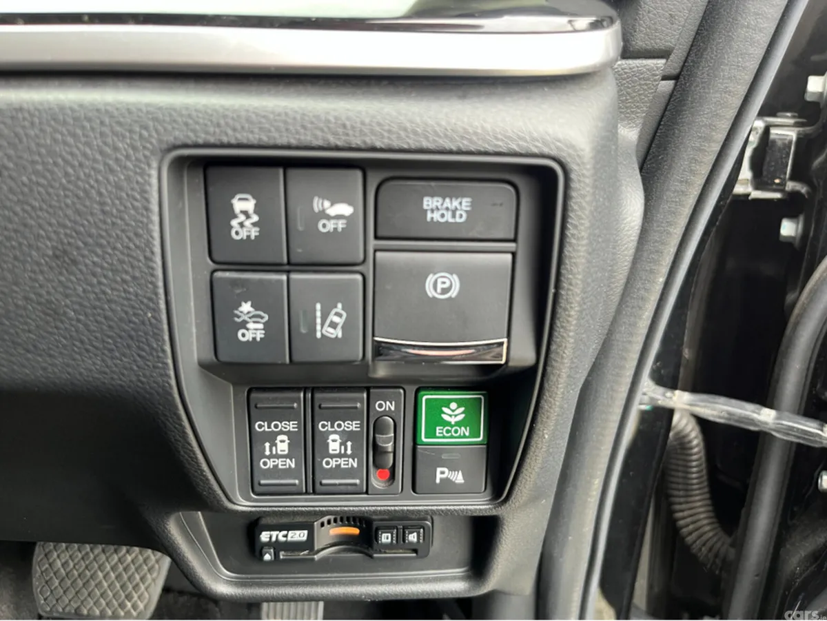 Honda Odyssey MPV, Petrol Hybrid, 2018, Black