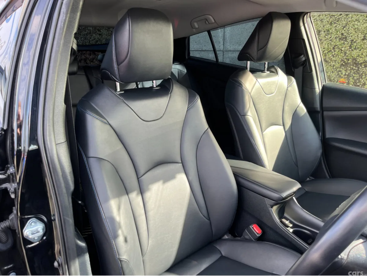 Toyota Prius Saloon, Petrol Hybrid, 2020, Black