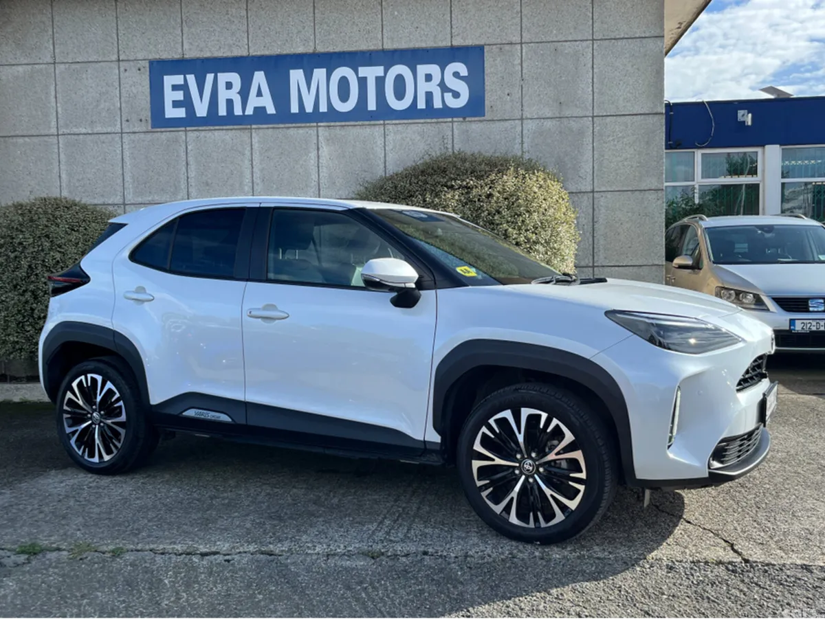 Toyota Yaris Cross SUV, Petrol Hybrid, 2024, White