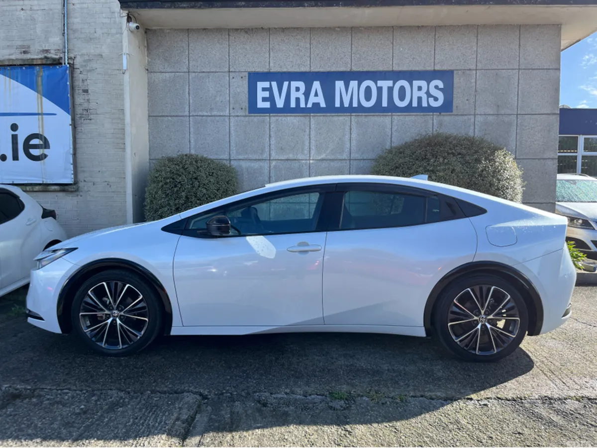 Toyota Prius Saloon, Petrol Hybrid, 2023, White