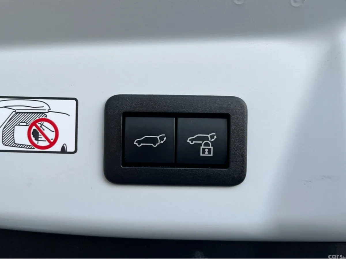 Toyota Prius Saloon, Petrol Hybrid, 2023, White