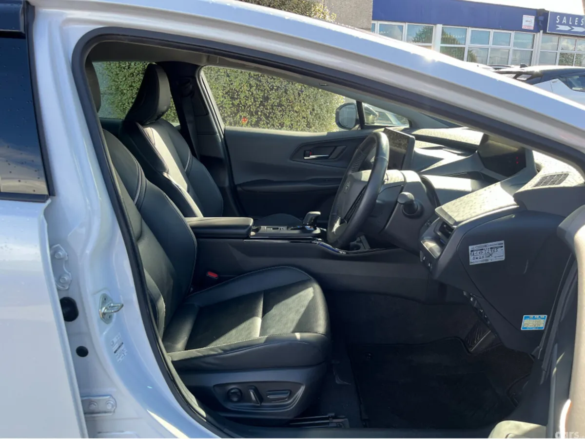 Toyota Prius Saloon, Petrol Hybrid, 2023, White