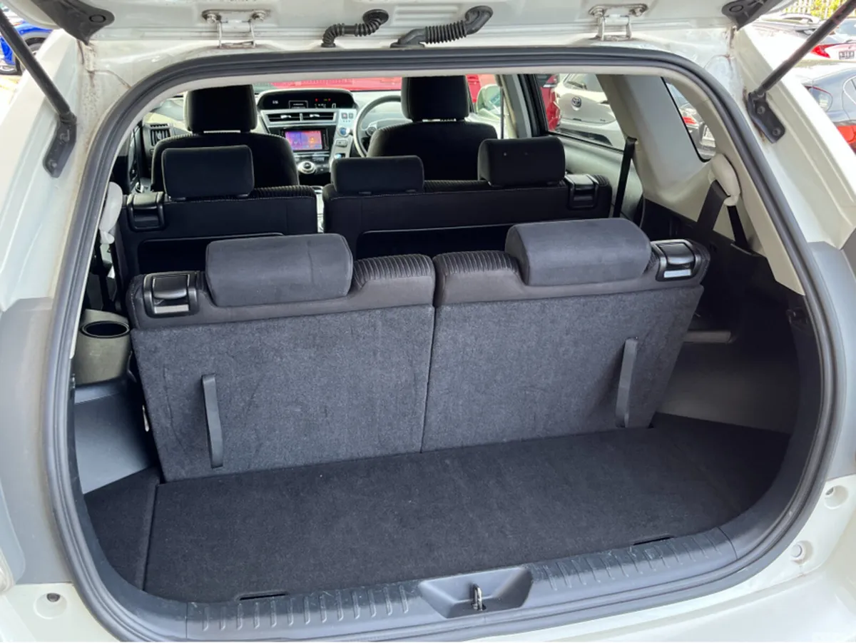 Toyota Prius MPV, Petrol Hybrid, 2021, White